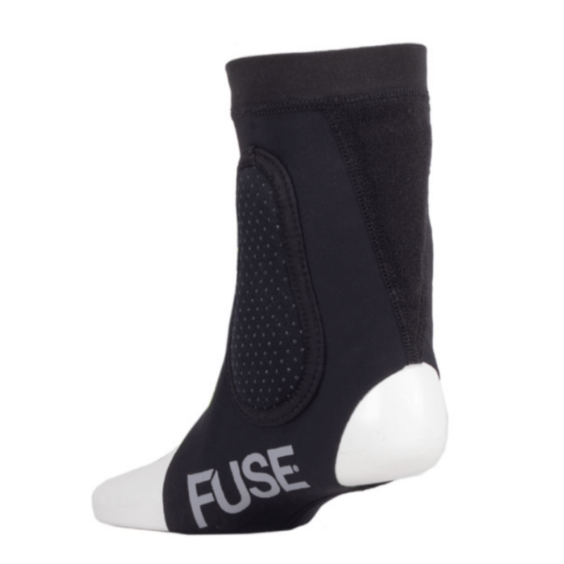 FUSE OMEGA PRO Ankle Guard black/black Size M/L (Pair)